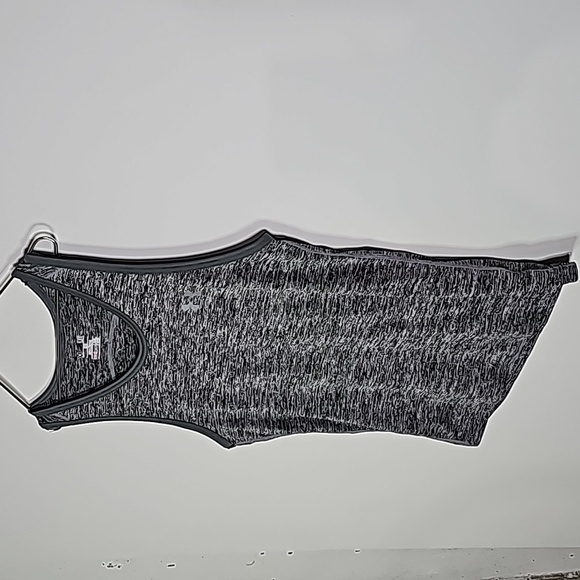 UNDER Armour small black and gray heatgear loose fit athletic jersey - Picture 2 of 6